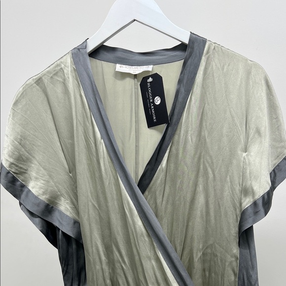 100% Silk Gray Wrap Front Robe - Picture 8 of 8
